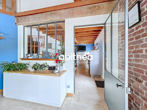   MAISON INDIVIDUELLE + SEMI-PLAIN-PIED + GARAGE + JARDIN + PISCINE + JACUZZI + SOUS-SOL COMPLET Maison - 7 pice(s) - 320 m