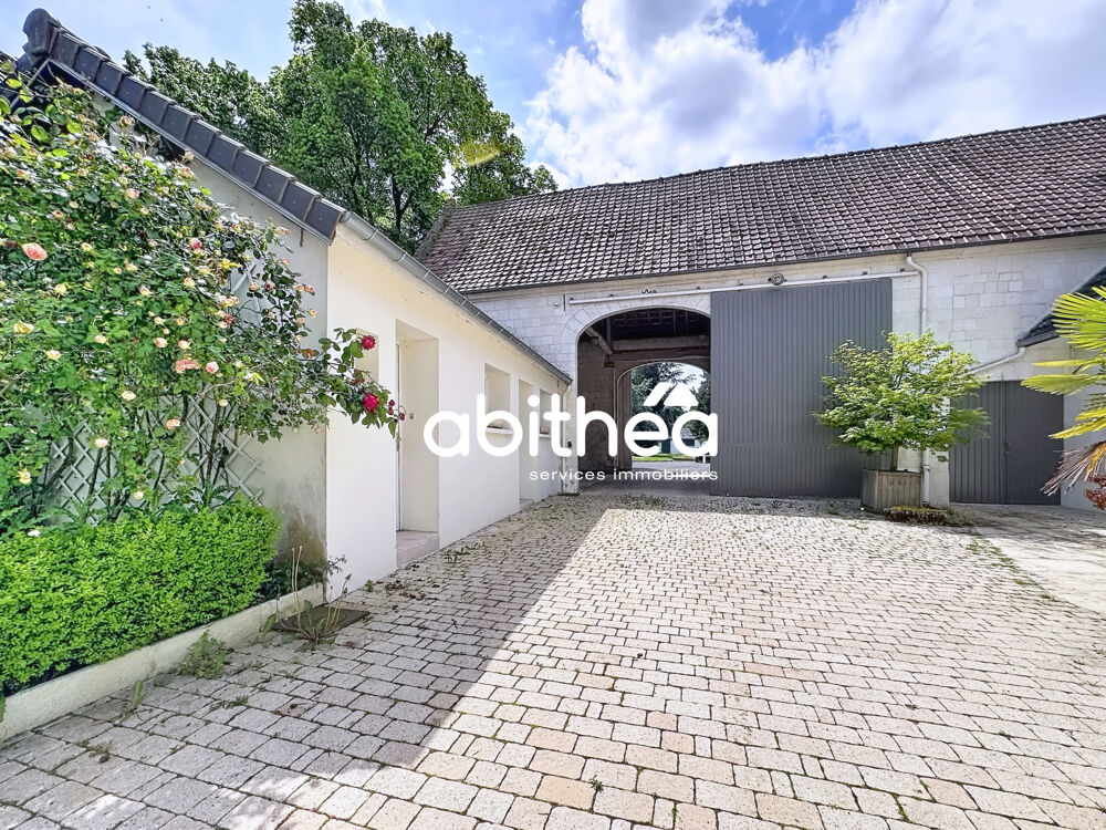 MAISON ET GRANGE EN PIERRE BLANCHE + DEPENDANCE AMENAGEE 346 M2 + HANGAR 430 M2 + TERRAIN