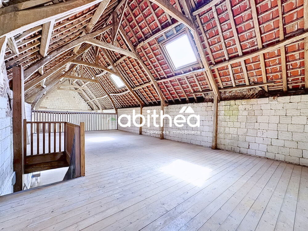 MAISON ET GRANGE EN PIERRE BLANCHE + DEPENDANCE AMENAGEE 346 M2 + HANGAR 430 M2 + TERRAIN