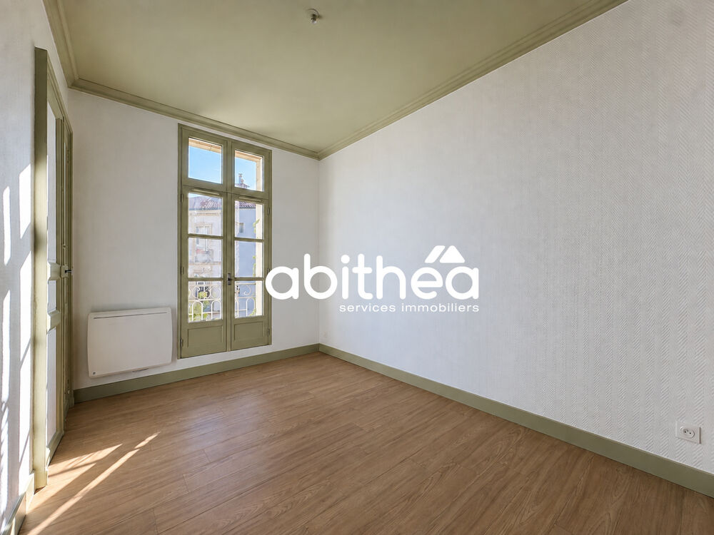 Location Appartement Superbe appartement T3 lumineux et traversant en plein centre historique Beziers