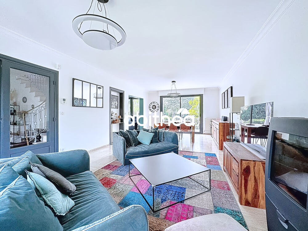 MAISON SEMI-PLEIN-PIED + 6 CHAMBRES dont 2 SUITES PARENTALE + SOUS-SOL COMPLET