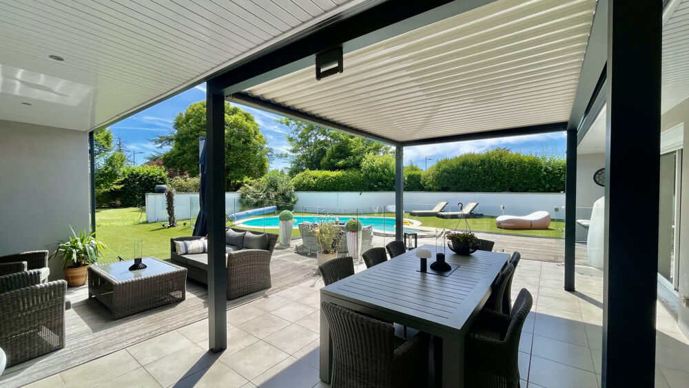 Vente Maison Superbe Villa familiale avec piscine, jardin paysagé et terrain de pétanque / visite virtuelle. Decines charpieu