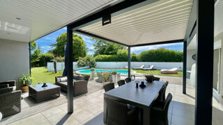 Vente Maison Superbe Villa familiale avec piscine, jardin paysagé et terrain de pétanque / visite virtuelle. Decines charpieu