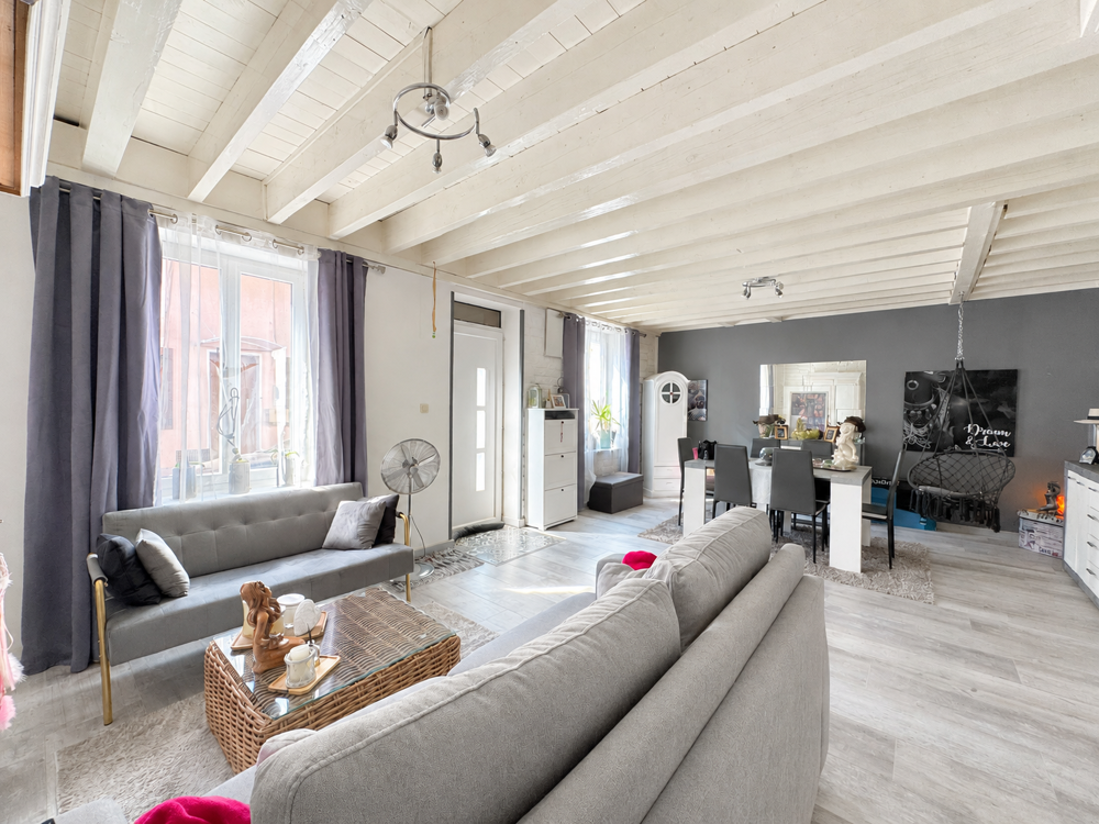 Location Maison À LOUER   Communay - Maison meublée de 120 m2 avec terrasse, jacuzzi et studio indépendant Communay