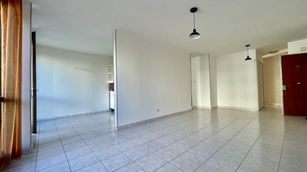 Vente Appartement Spacieux T4 de 82 m2 traversant Est/Ouest avec balcon, garage et cave   DPE D Villeurbanne