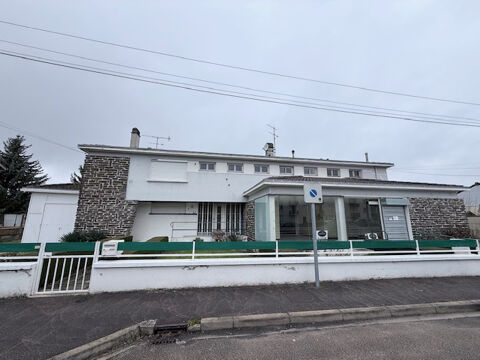 LOCAL COMMERCIAL A LOUER avec habitation et jardin 3100 77650 Longueville