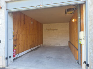  Parking / Garage à louer 23 m²