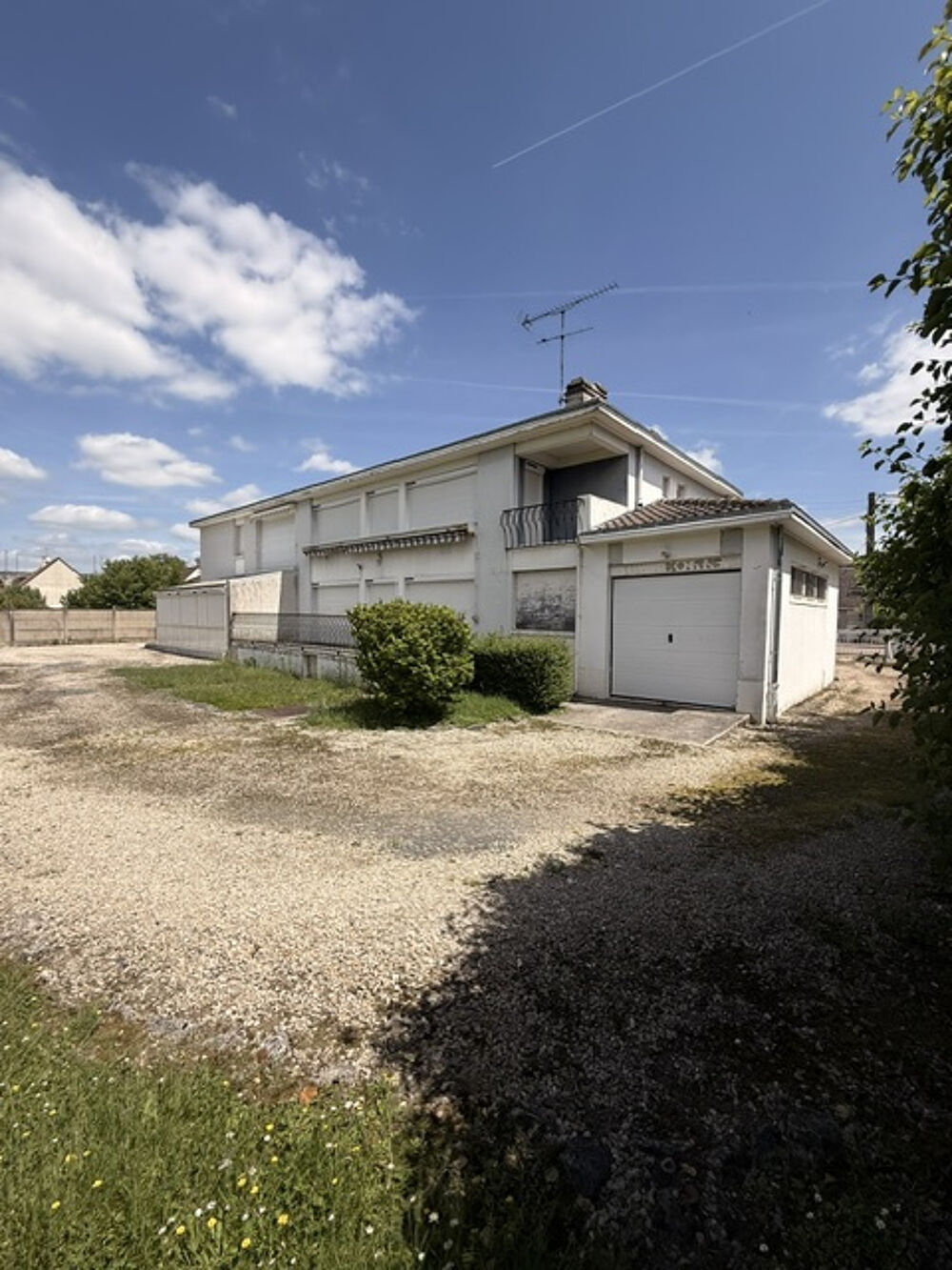 Vente Propriété/Château Ensemble immobilier avec habitation et local commercial Longueville