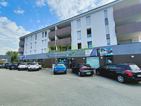 BOURGOIN - LOCAL COMMERCIAL AVEC PARKING PRIVATIF 1500 38300 Bourgoin jallieu