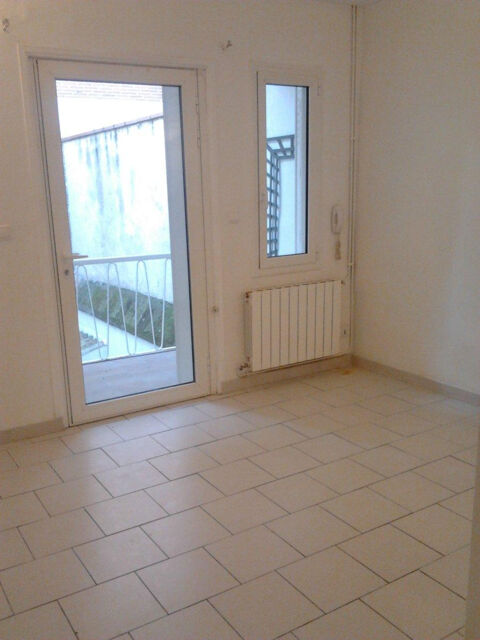   APPT T2 (env. 44m2), box et accs local vlo Appartement - 2 pice(s) - 44 m