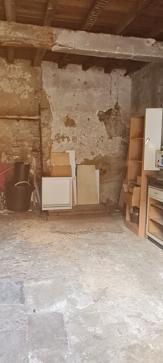  Parking / Garage  vendre 100 m