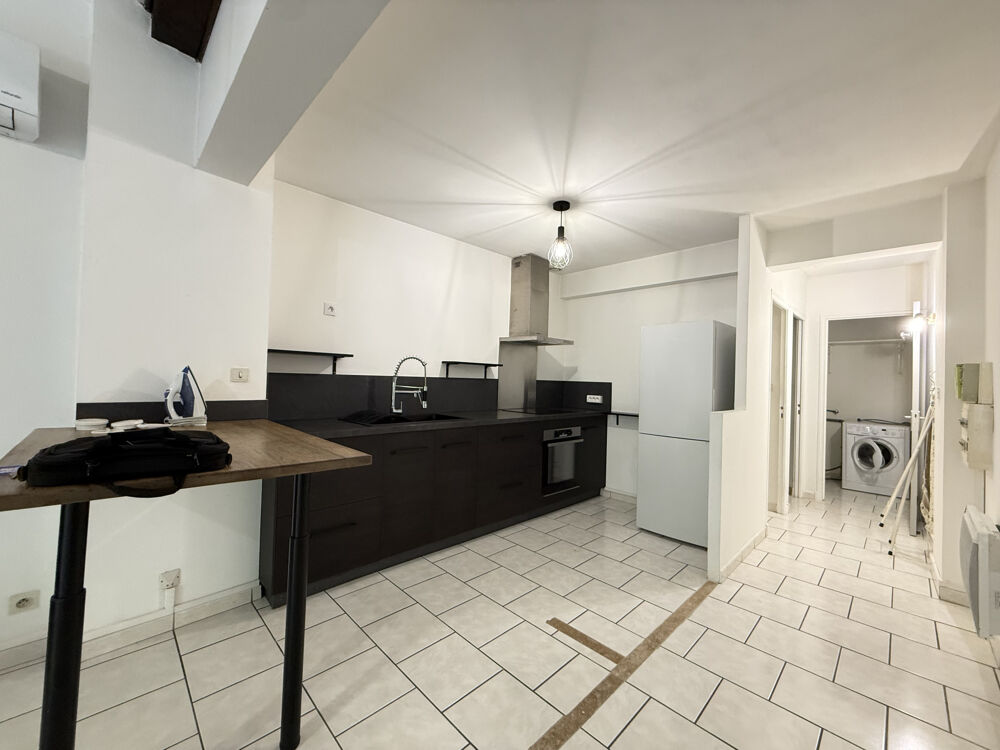 T3 MEUBLE AVEC BALCON AU CENTRE DU VILLAGE !!!