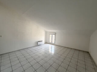  Appartement à louer 2 pièces 56 m²