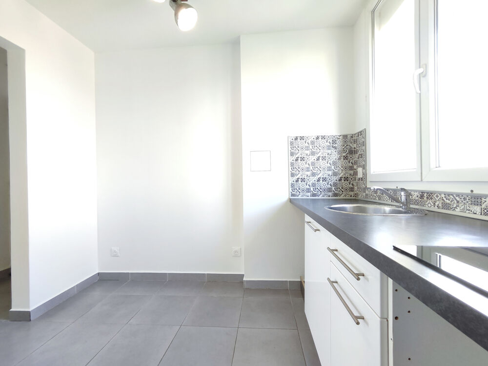 Location Appartement T3 EN PARFAIT ETAT DERNIER ETAGE Sorgues