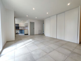  Appartement à louer 3 pièces 63 m²