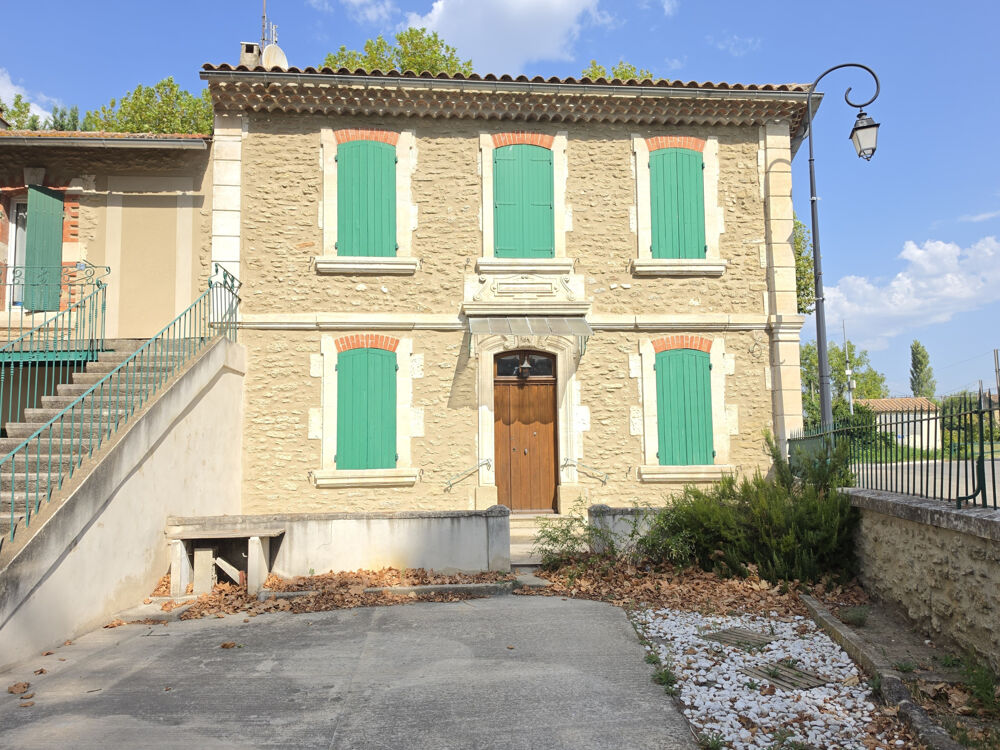 Maison T4 de 121 m2 avec cour et garage