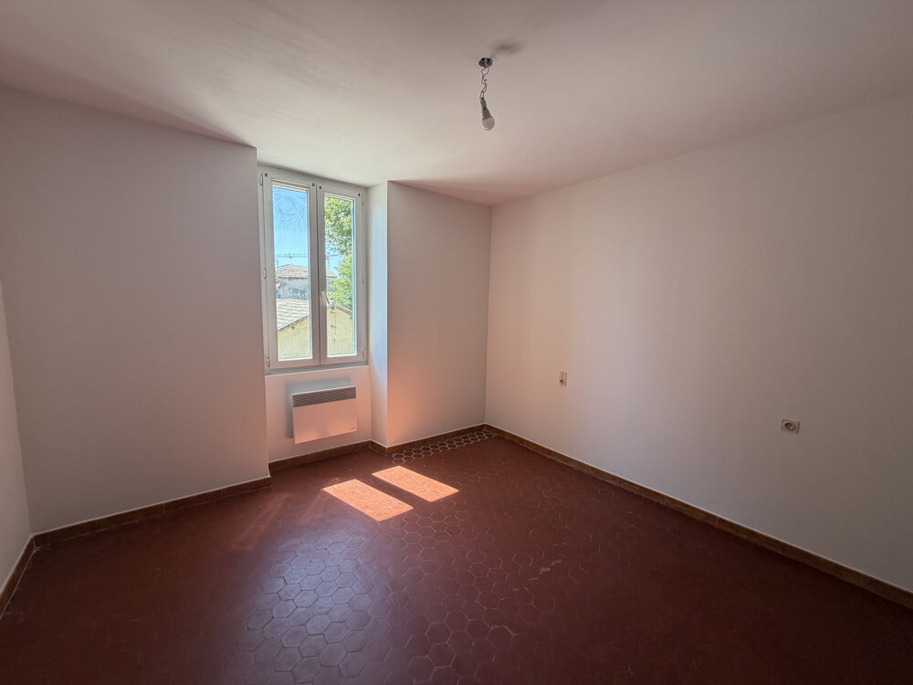 Location Maison Maison T4 de 121 m2 avec cour et garage Courthezon