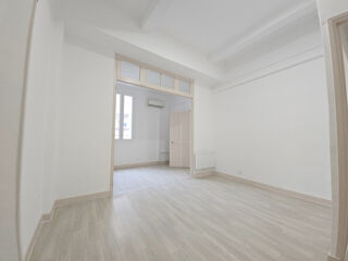  Appartement à louer 3 pièces 105 m²