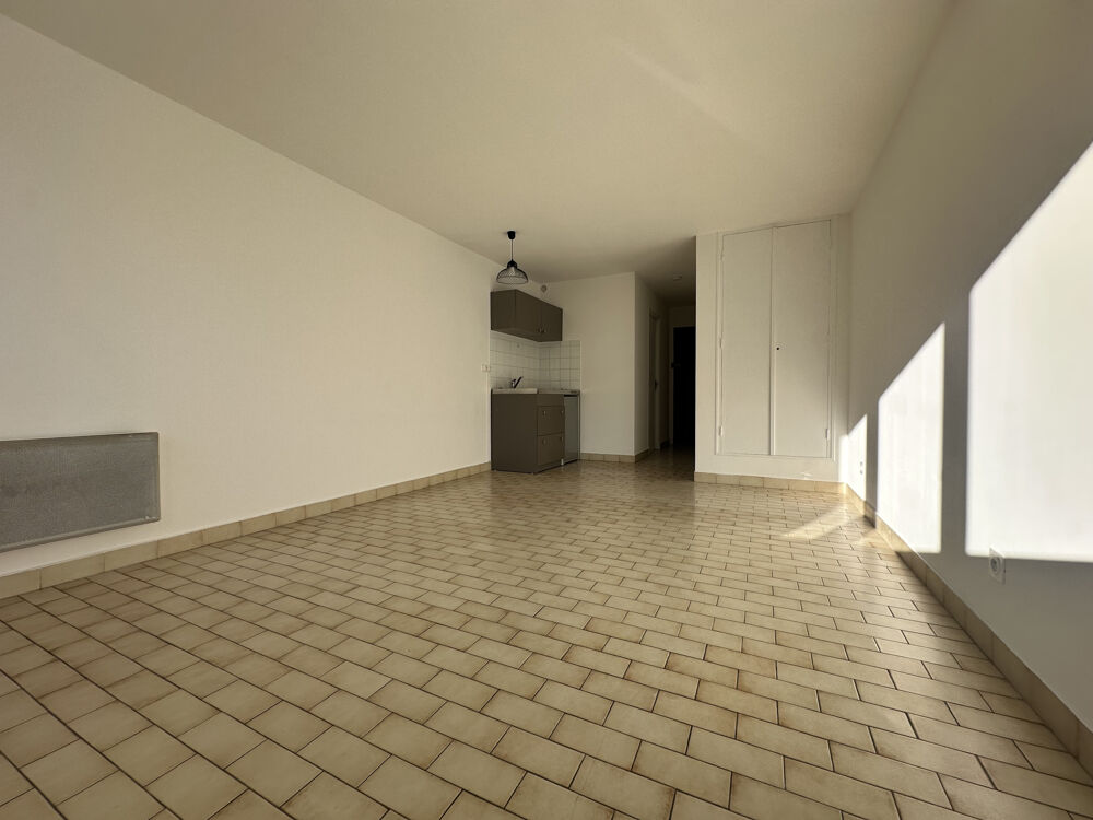 Location Appartement appartement de type studio au 1er étage Bedarrides
