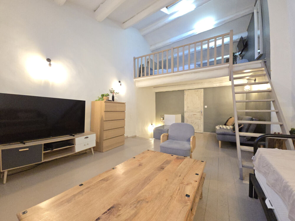 FRAIS D'AGENCE OFFERTS - CHARMANTE MAISON DE VILLE MEUBLE
