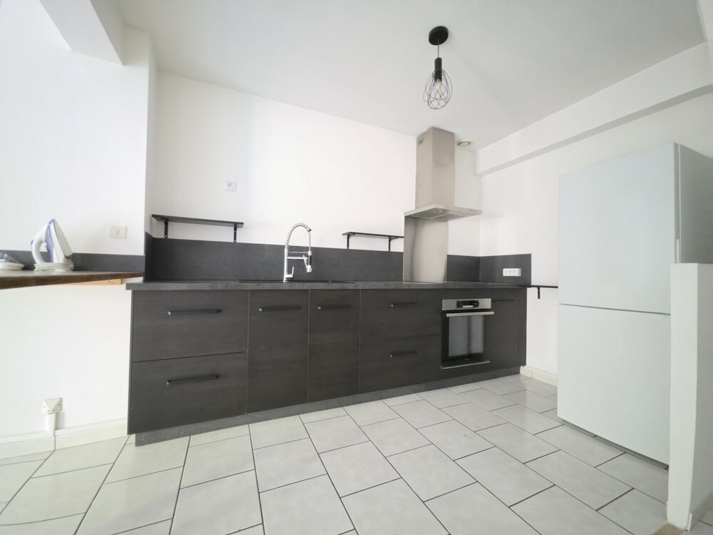 Location Appartement T3 MEUBLE AVEC BALCON AU CENTRE DU VILLAGE !!! Bedarrides