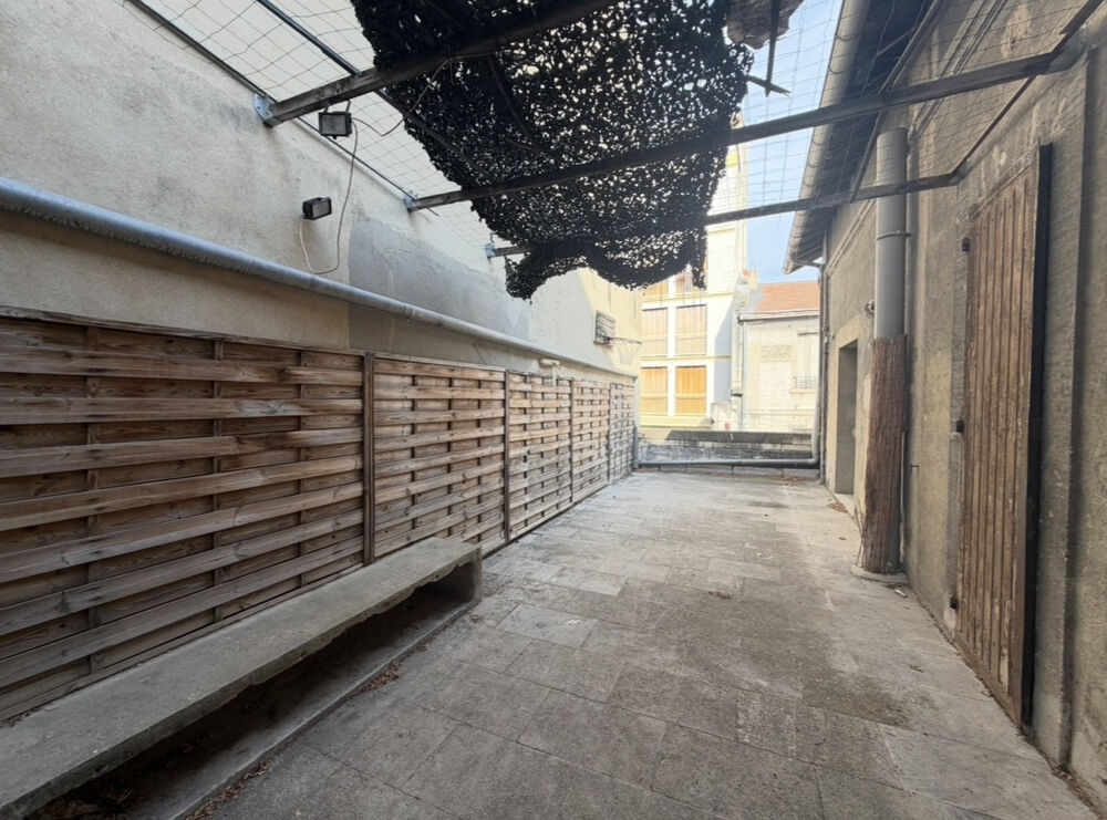 AVIGNON INTRA-MUROS Appartement T5 de 157 m2 avec terrasse, balcon et double garage