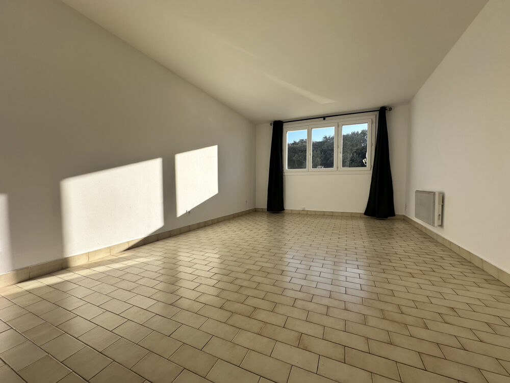 Location Appartement appartement de type studio au 1er étage Bedarrides