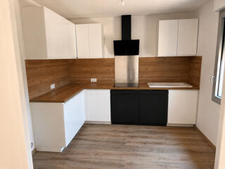  Appartement à louer 3 pièces 79 m²