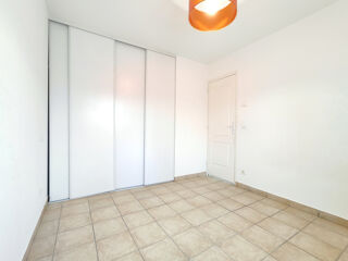  Appartement à louer 2 pièces 32 m²