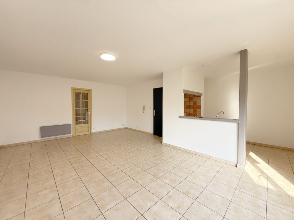 Location Appartement APPARTEMENT T2 AVEC TERRASSE ET EMPLACEMENT DE STATIONNEMENT Bedarrides