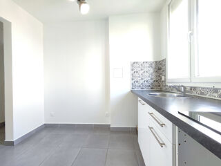 Appartement à louer 4 pièces 60 m²