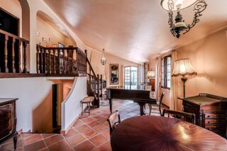  Maison � vendre 8 pi�ces 234 m�