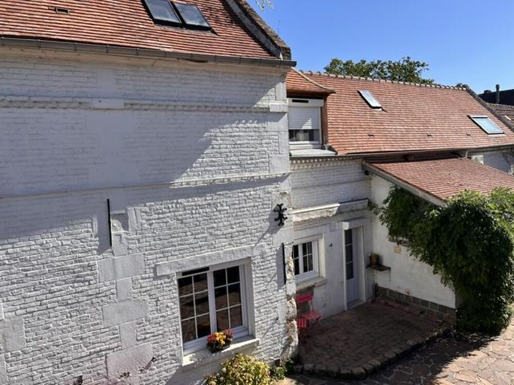 Maison 8 pièces 224 m² · à Le Fayel · 224 m² · 320 000 €