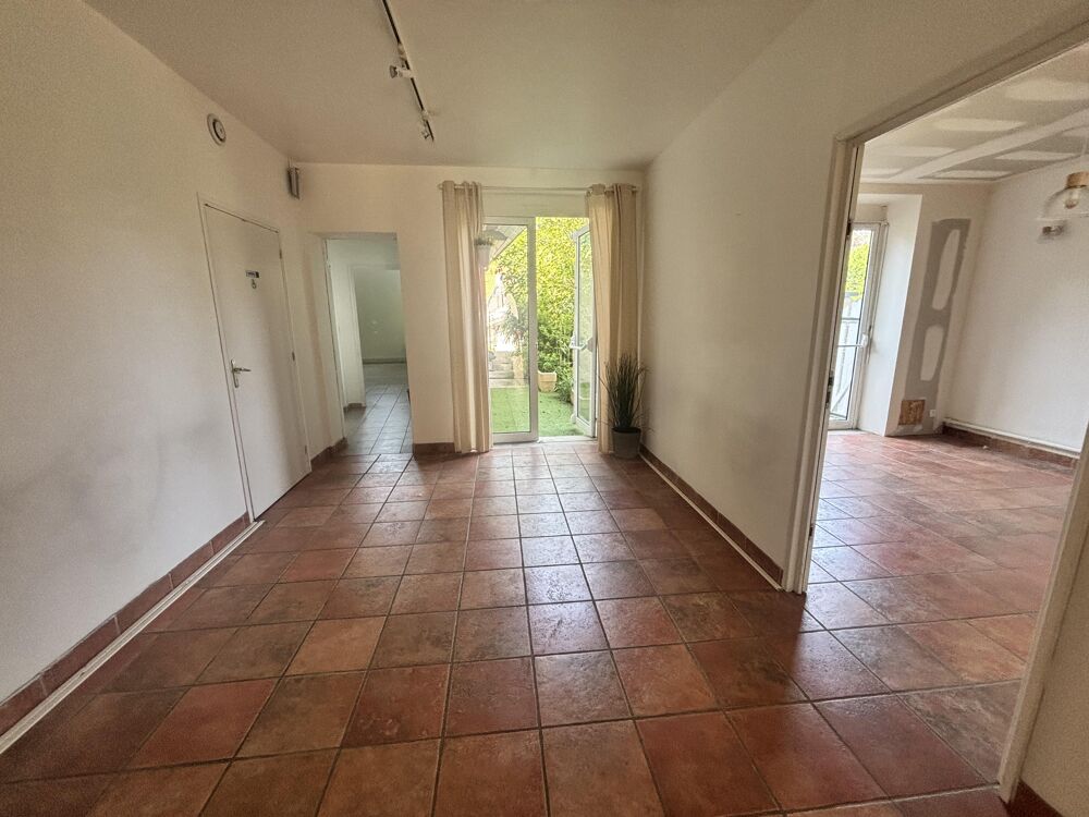   Vente murs pro  à Pierrefonds Pierrefonds