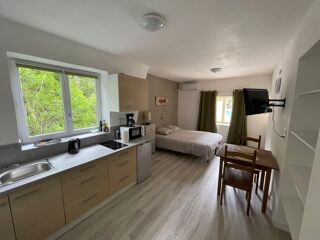  Immeuble à vendre 15 + pièces 700 m²