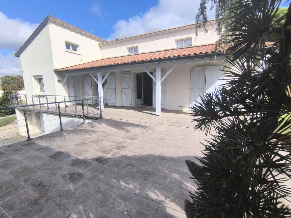 Vente Maison Maison avec dépendance 5 pièces Pompignan