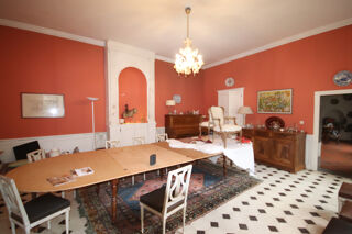  Maison  louer 8 pices 300 m