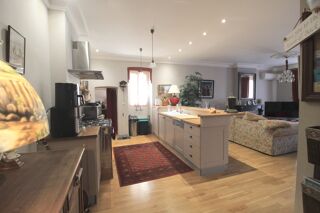  Maison � vendre 10 pi�ces 240 m�