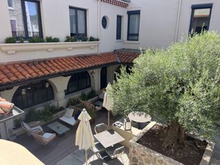  Immeuble à vendre 15 + pièces 600 m²