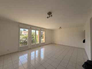  Appartement à louer 2 pièces 64 m²