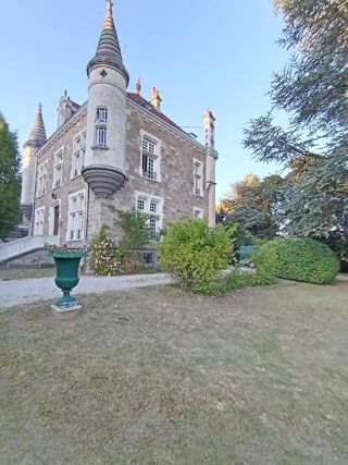  Maison à vendre 11 pièces 217 m²