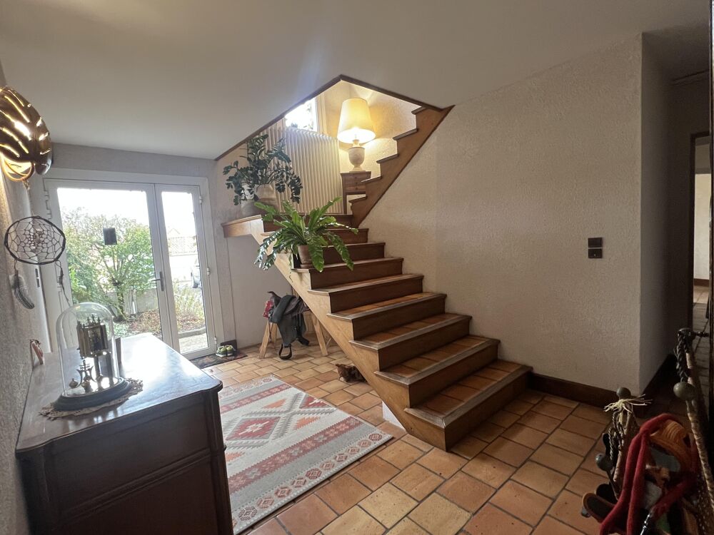 Vente Maison Maison de ville 9 pièces Confolens