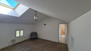  Immeuble à vendre 15 + pièces 339 m²