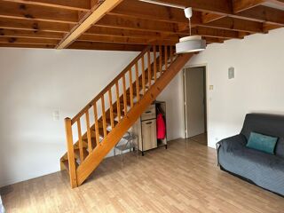  Appartement à louer 3 pièces 77 m²