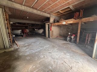  Parking / Garage à vendre 167 m² Béziers