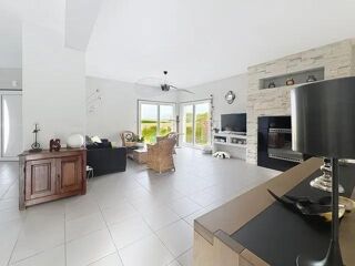  Maison  vendre 6 pices 205 m