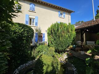 Maison 8 pièces 200 m² · à Saint-Romans · 200 m² · 248 000 €