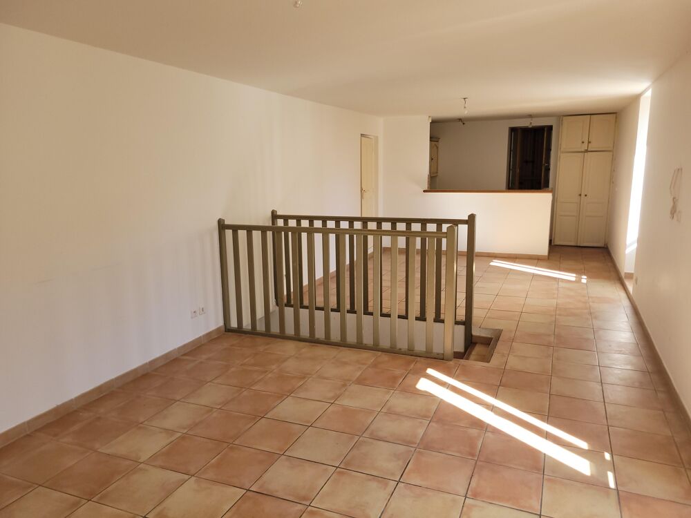 Maison 4 pièces 94 m² · à Rochefort-du-Gard · 94 m² · 210 000 €