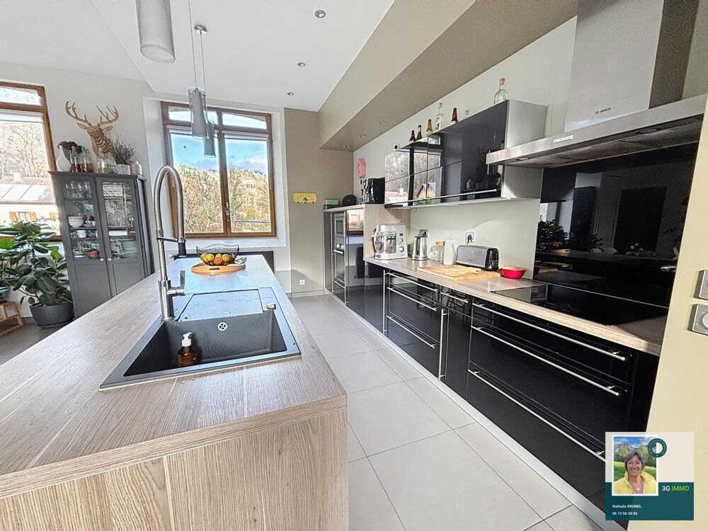 Maison 8 pièces 155 m² · à Saint-Jeoire · 155 m² · 489 000 €
