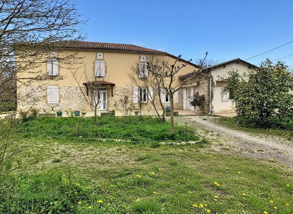 Maison 7 pièces 243 m² · à Plaisance · 243 m² · 279 800 €